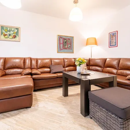 Mohost Chill Garden - Peaceful 2br Mountain Apartamento Braşov